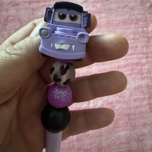 Handcrafted Pen-Tow Mater